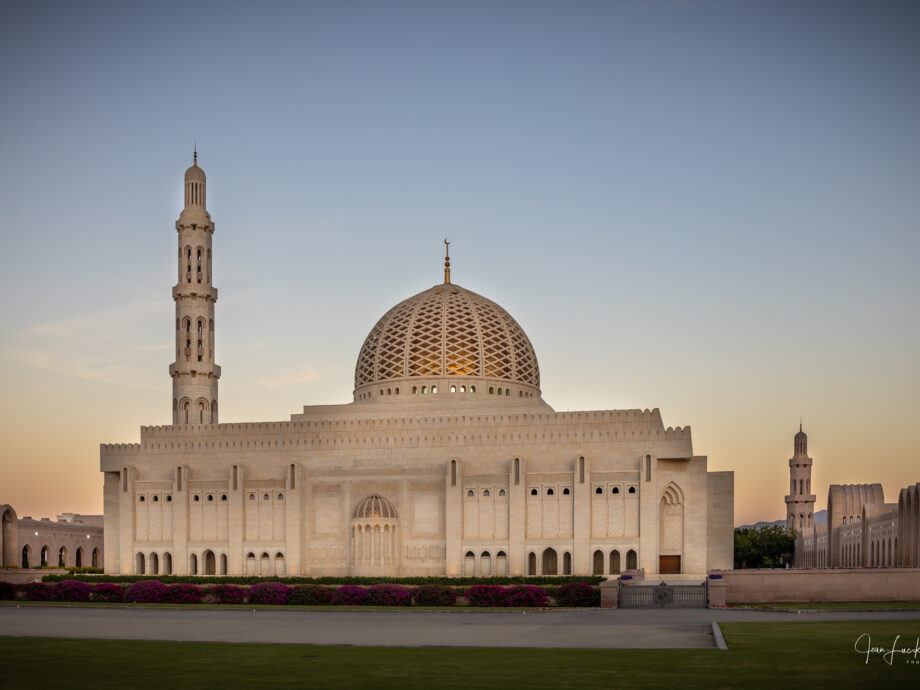 en soirée [Sultan Qaboos Grand Mosque]