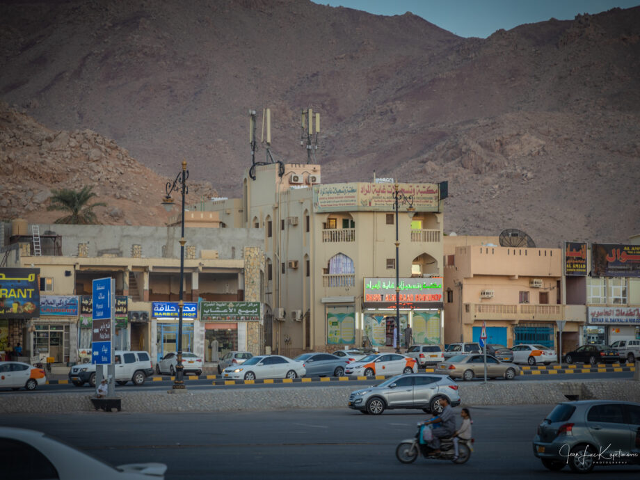 aux environs du souk [Nizwa]