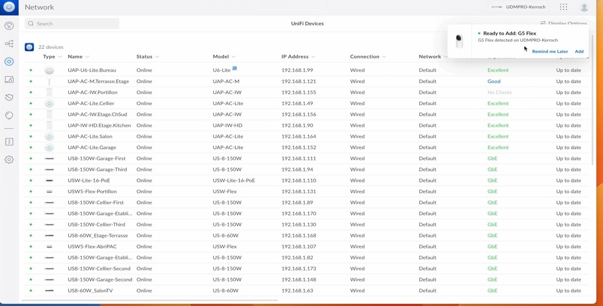 Liste des équipements Unifi avec la notification d'ajout de la G5 Flex
